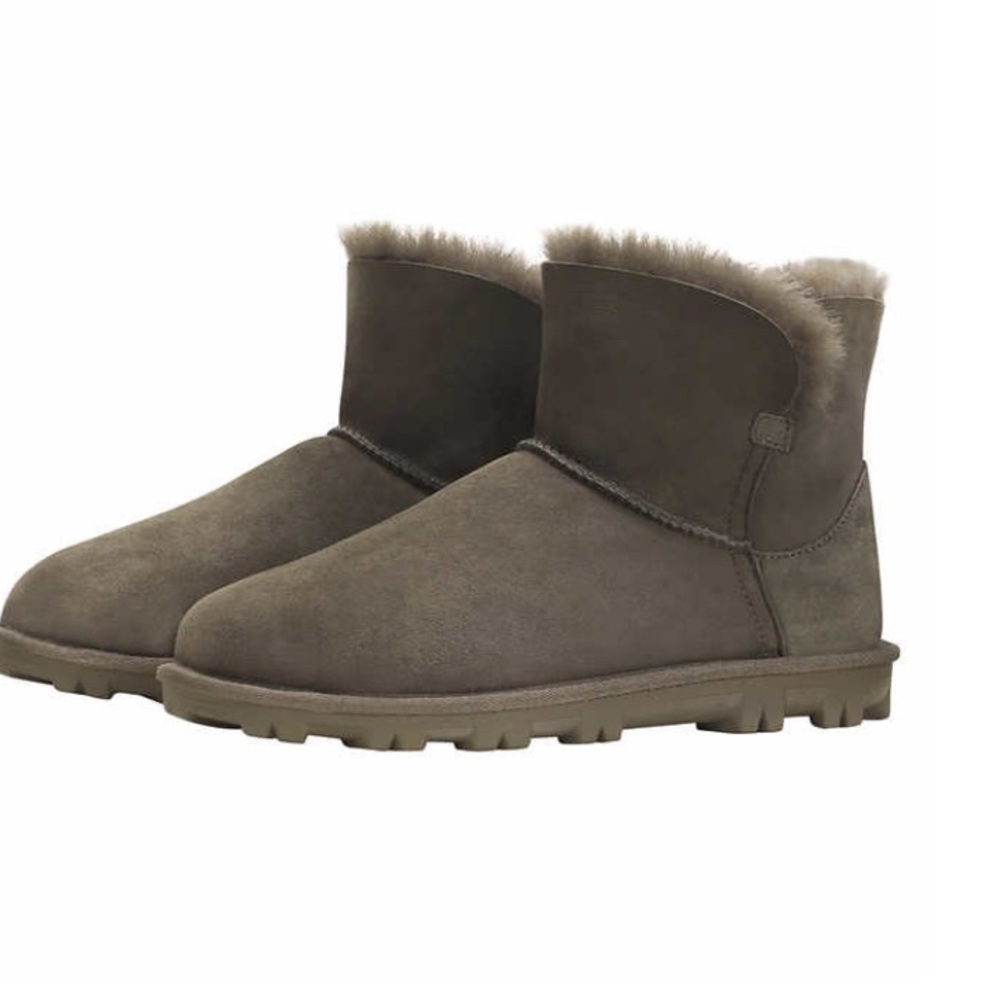 Shearling short boot, NWT size 6